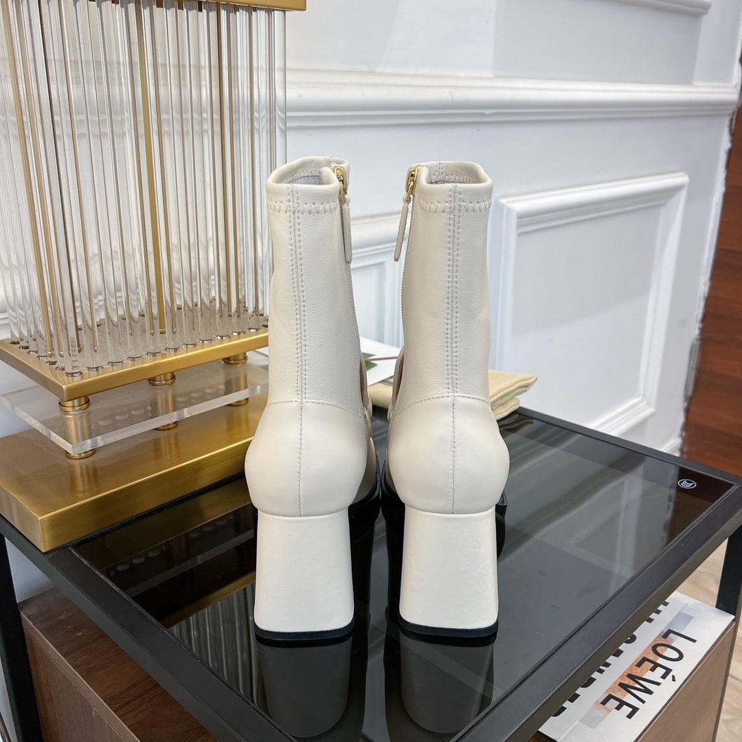 GG HORSEBIT ANKLE BOOTS IN WHITE SHEEPSKIN