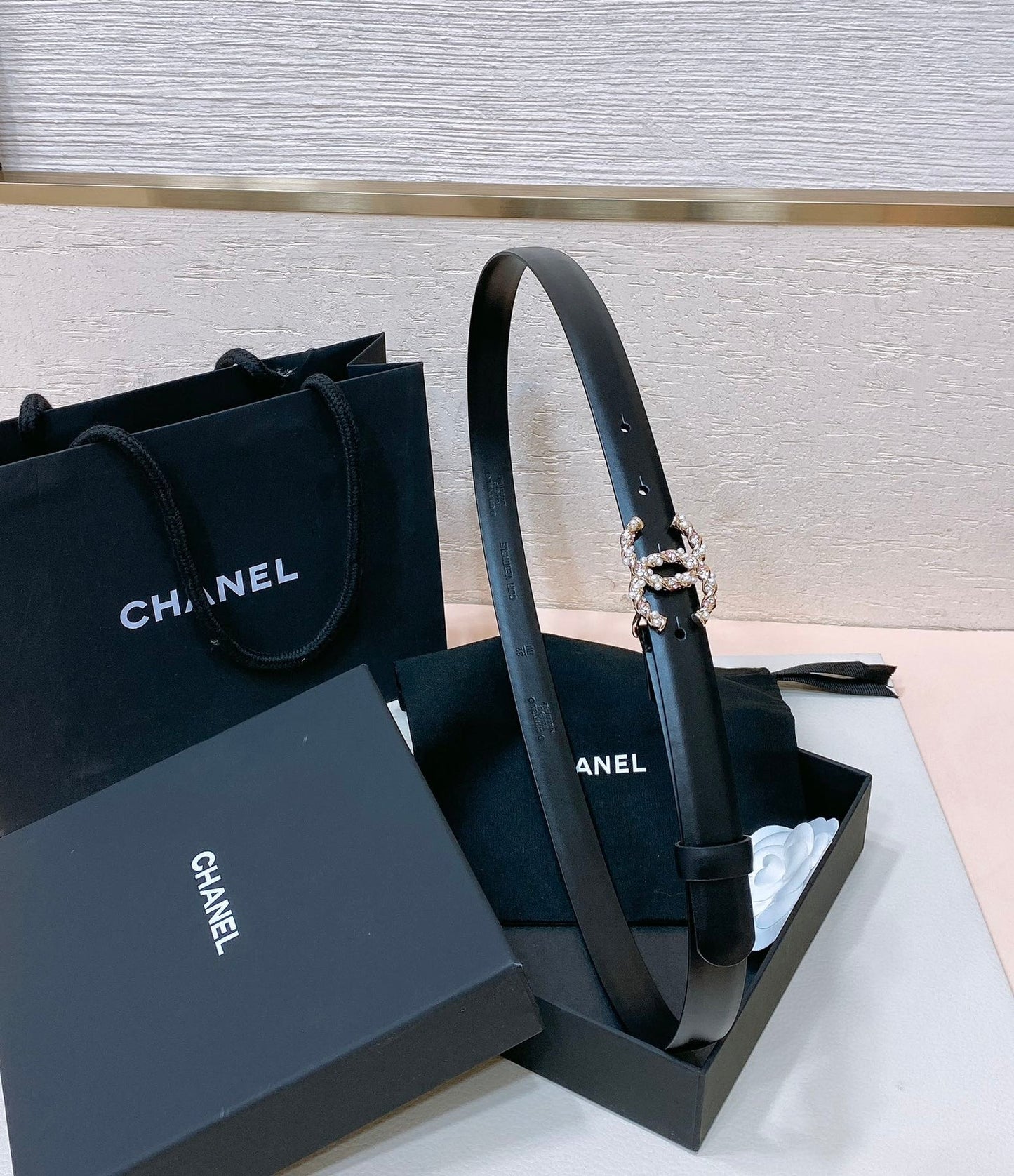 CC BELT 20MM IN BLACK CALFSKIN GOLD HARDWARE ATTACH PEARLS