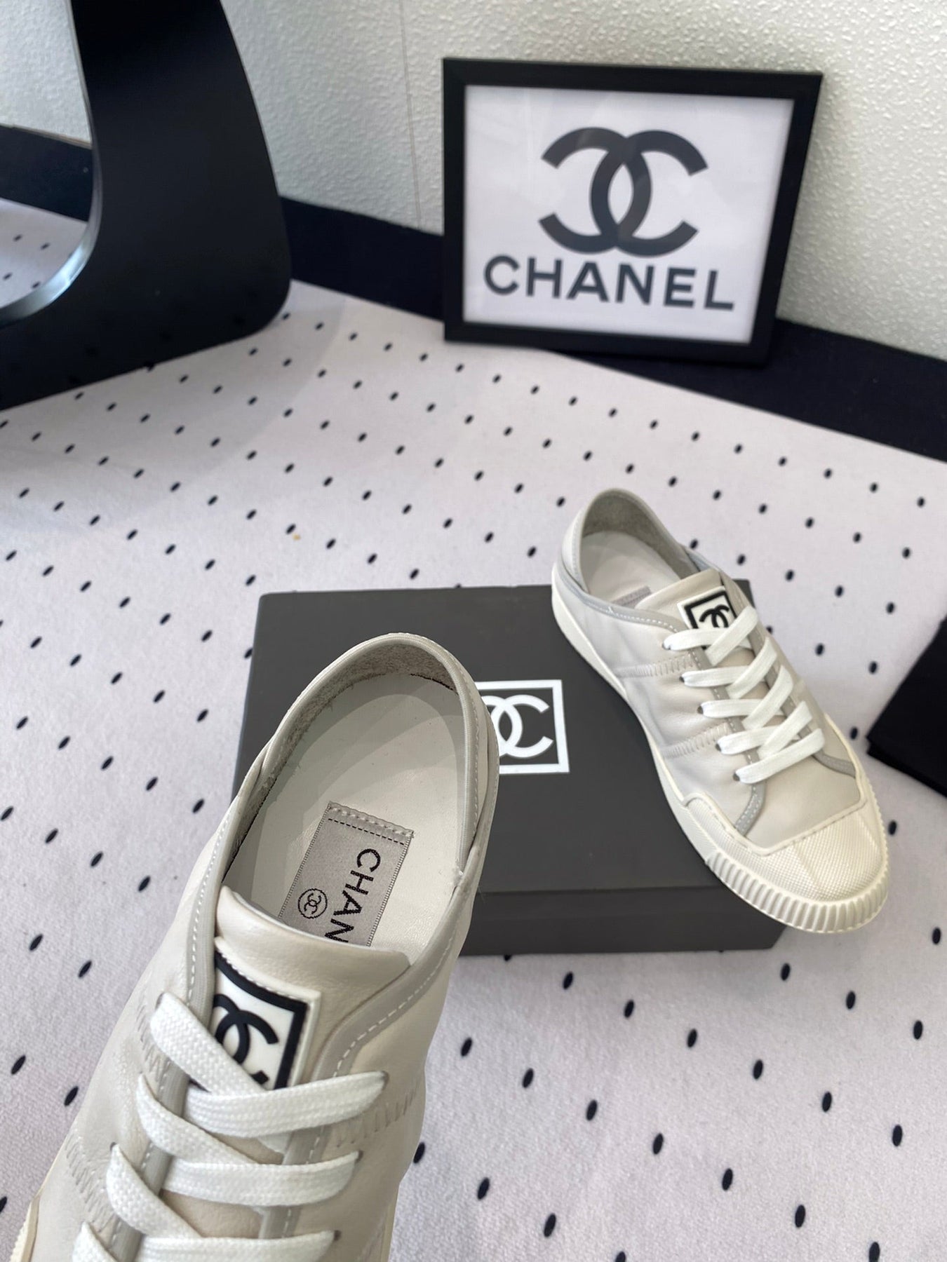 CASUAL SHOES IN GREY LAMBSKIN