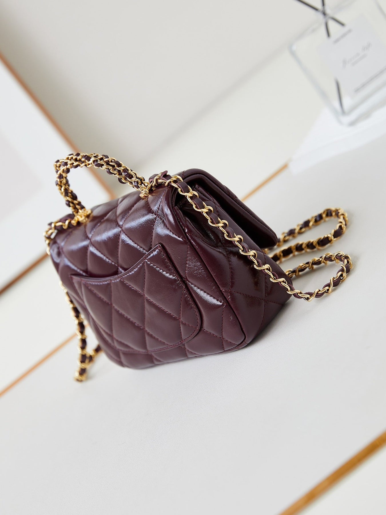 FLAP BAG WITH TOP HANDLE 19 IN WINE RED OIL-WAX LAMBSKIN GOLD HARDWARE