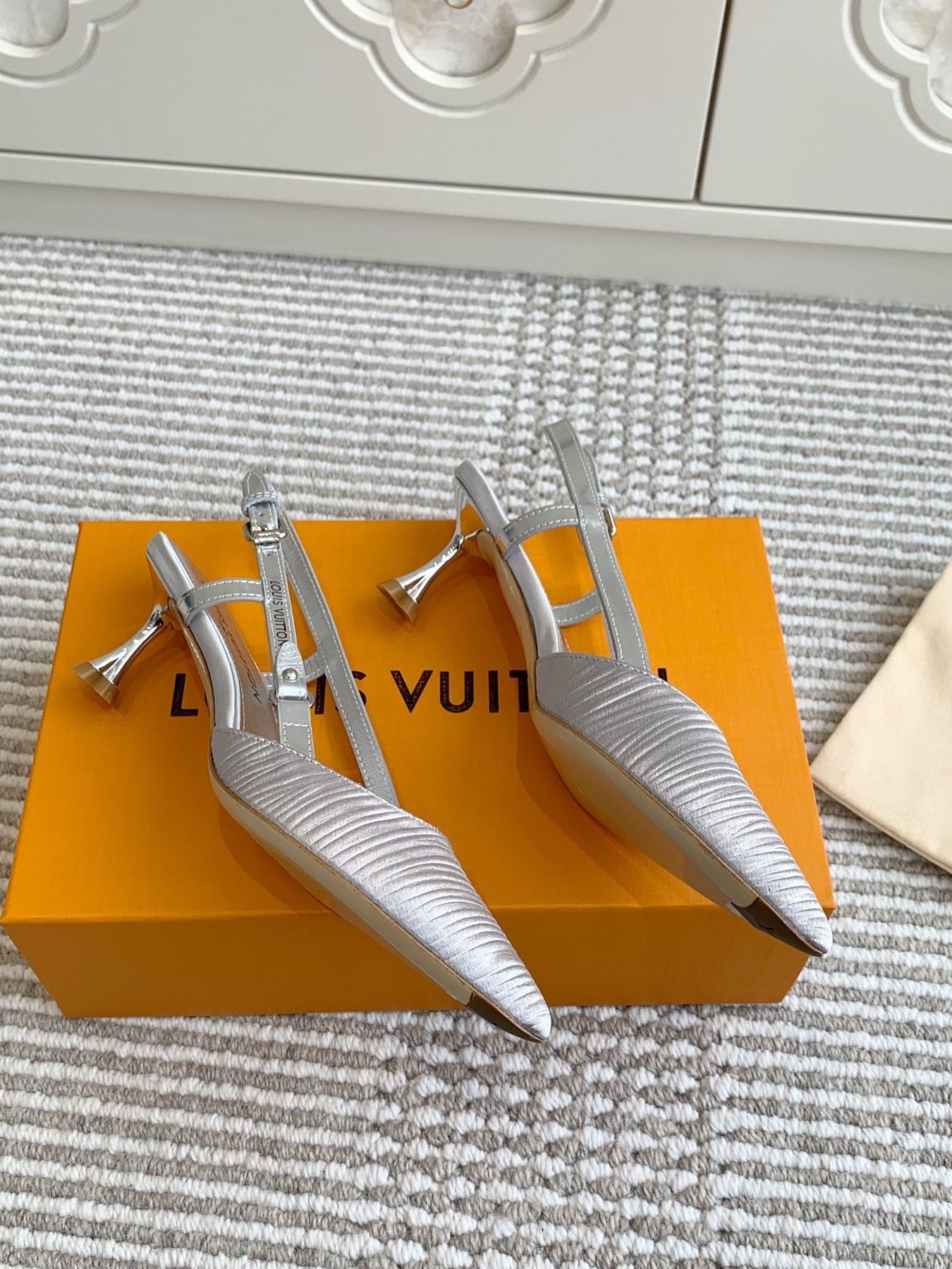 BLOSSOM SLINGBACKS 55 MM IN SILVER IMPORTED STRIPED SILK SATIN