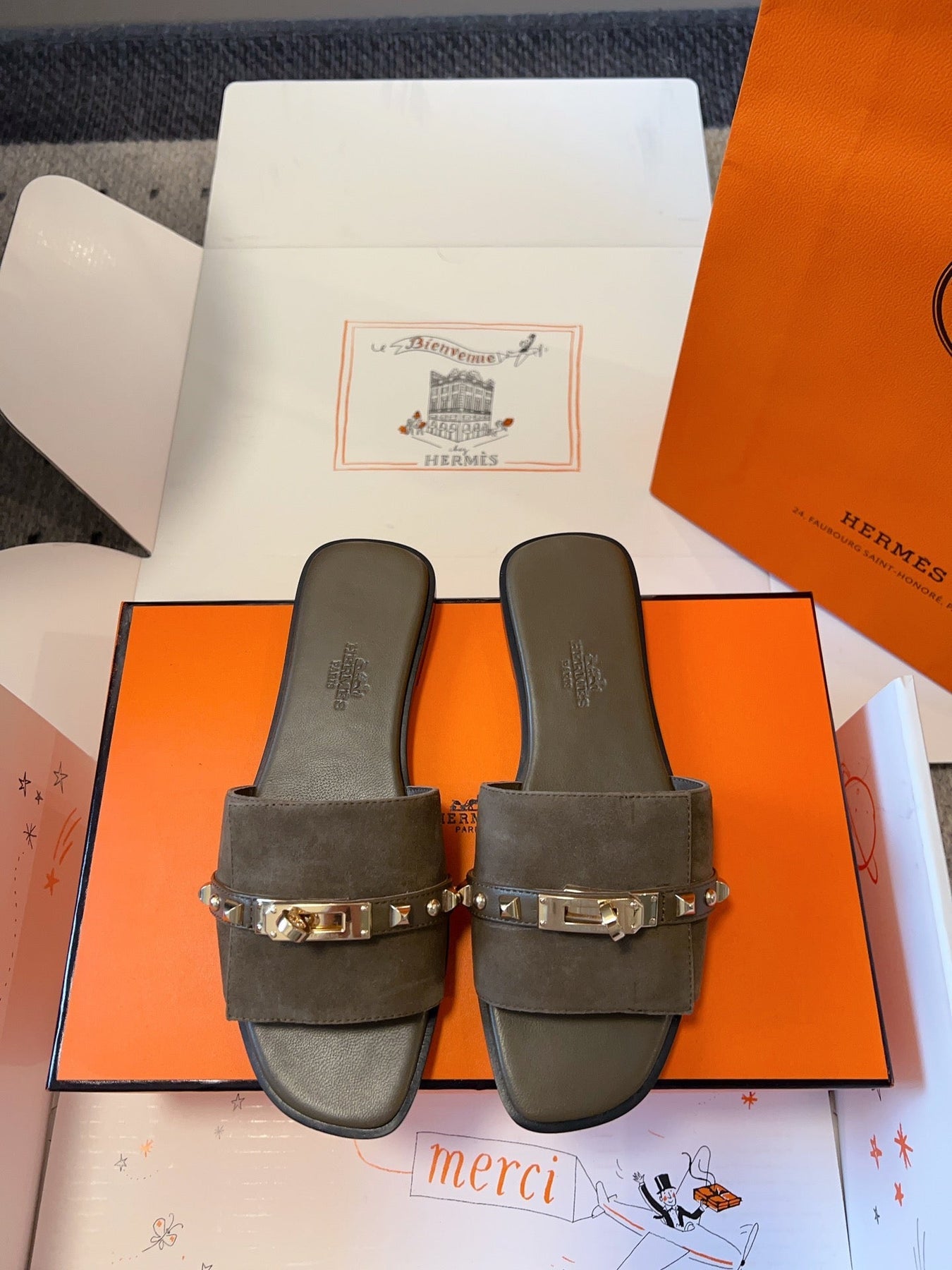 GIULIA FLAT SANDAL IN MOCHA BROWN SUEDE