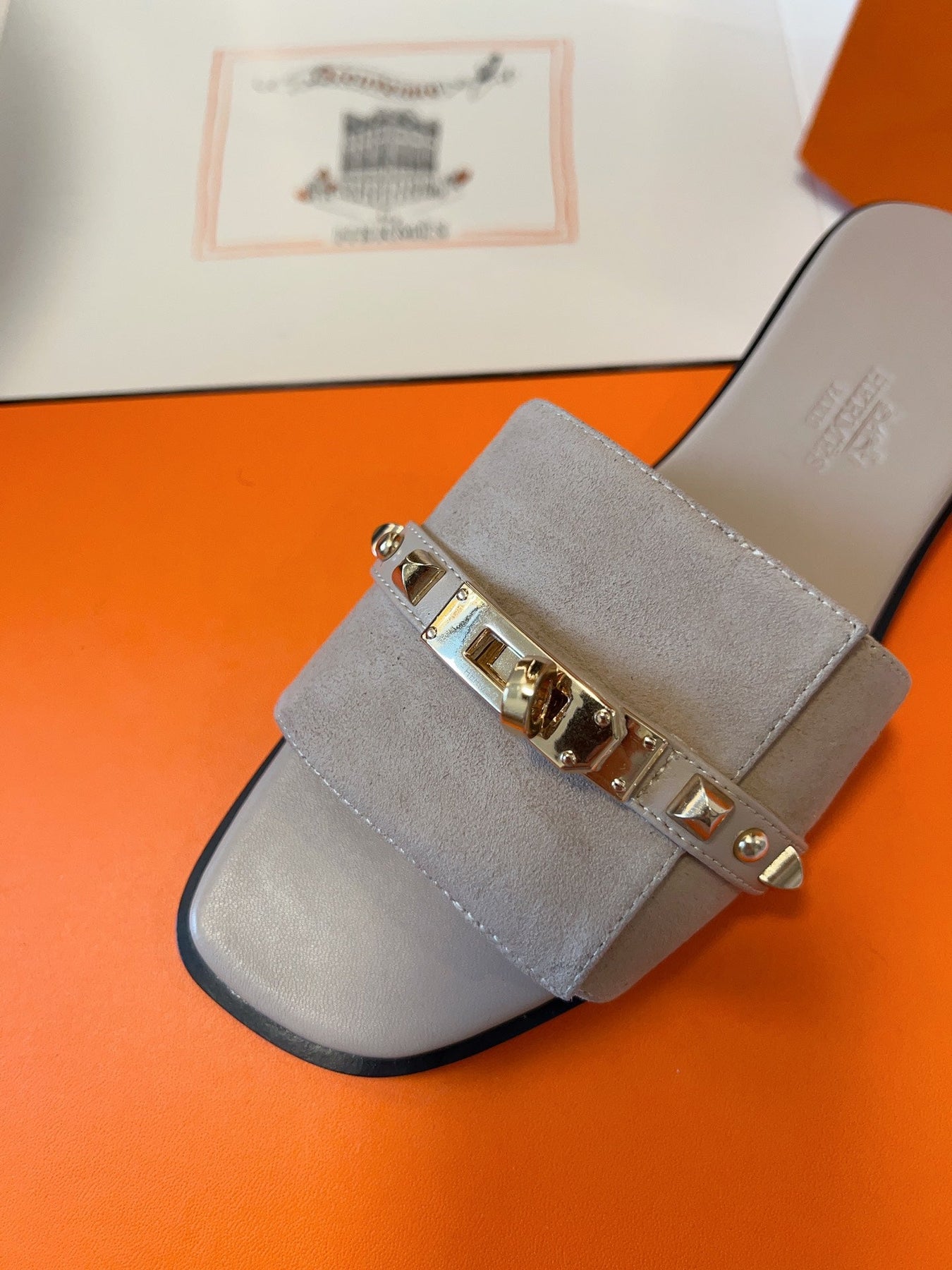 GIULIA FLAT SANDAL IN KHAKI BROWN SUEDE