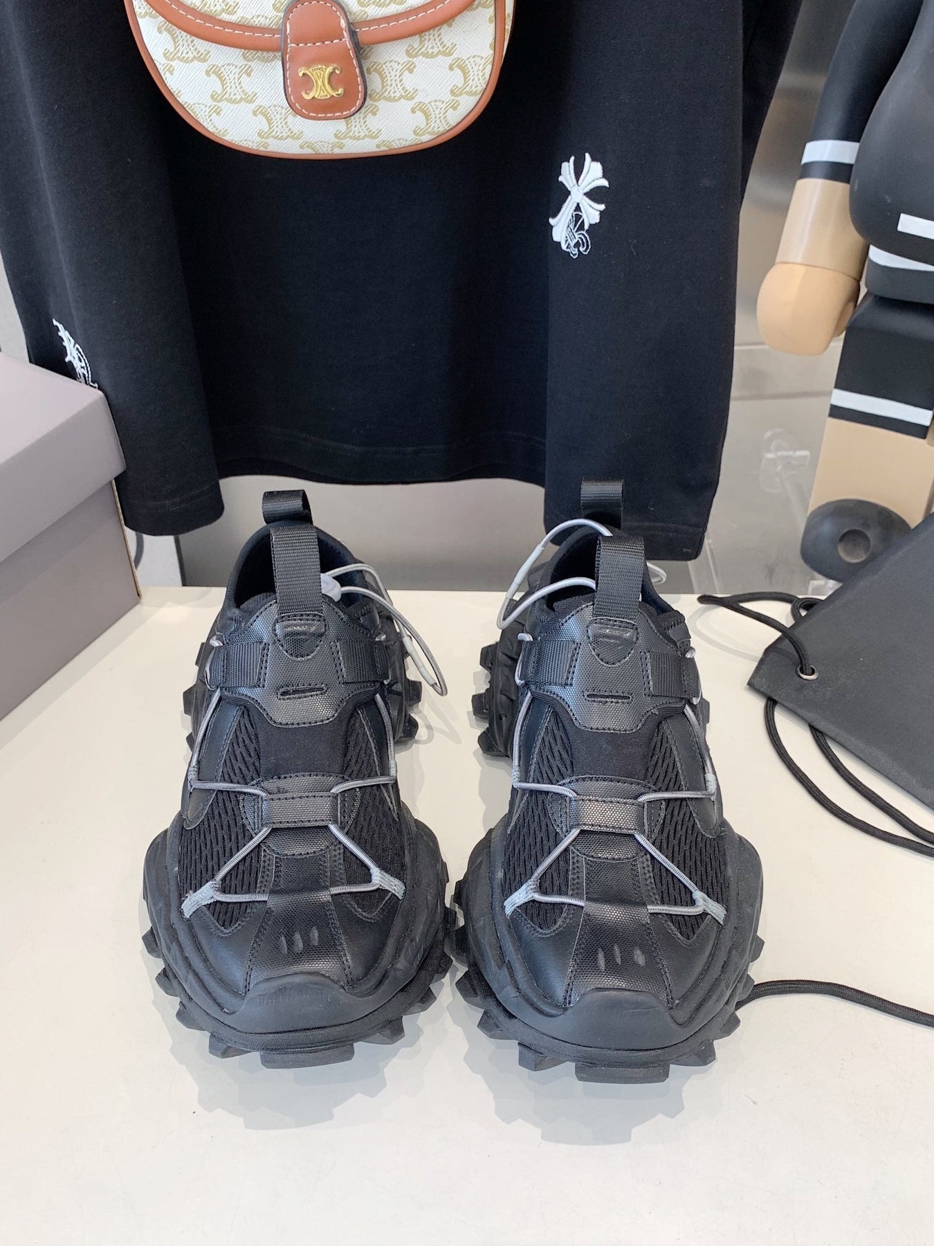 HIKE SNEAKER IN BLACK MESH, POLYURETHANE AND POLYESTER