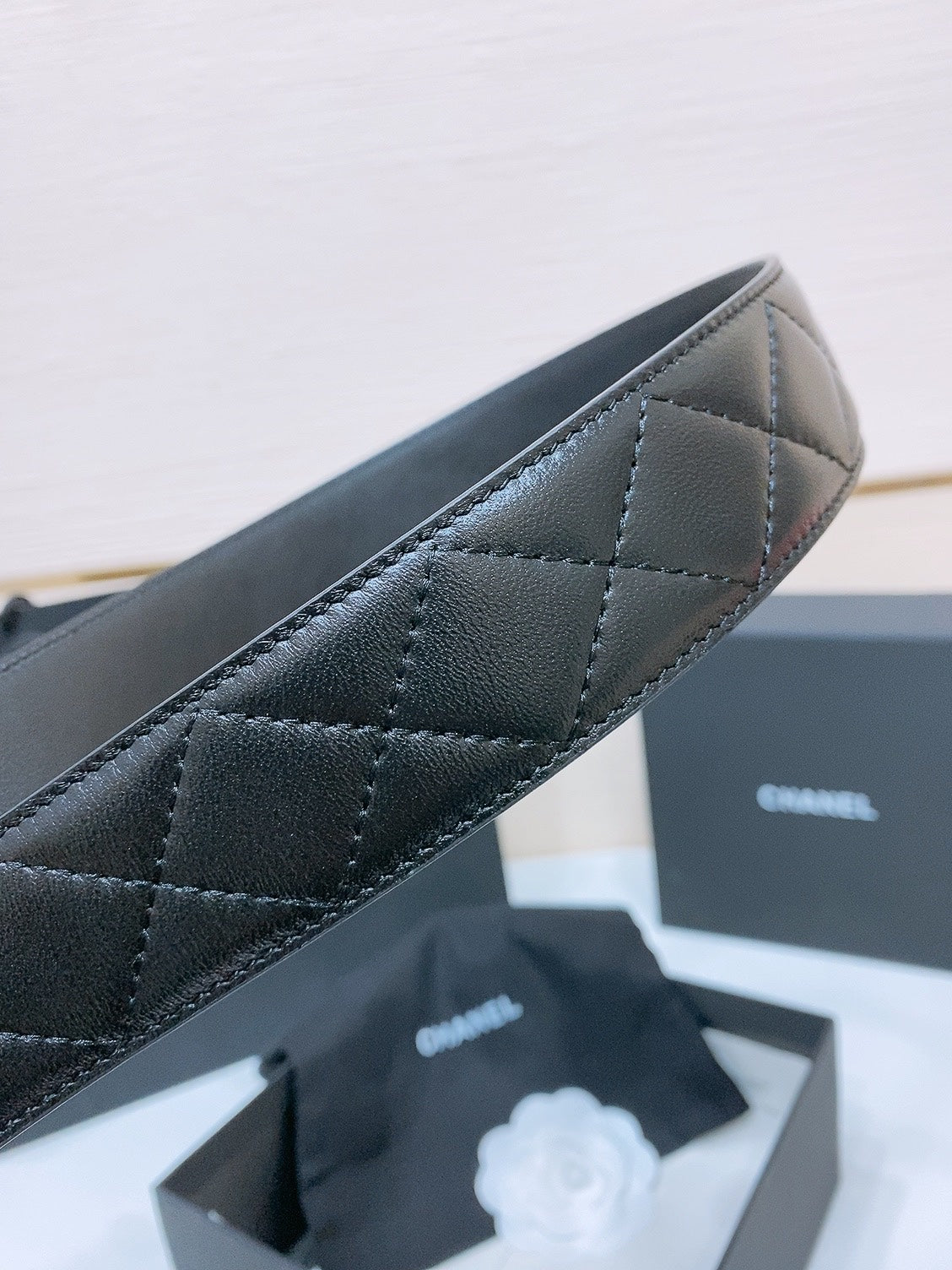 DOUBLE C 38MM IN BLACK QUILTED LAMBSKIN SILVER BUCKLE
