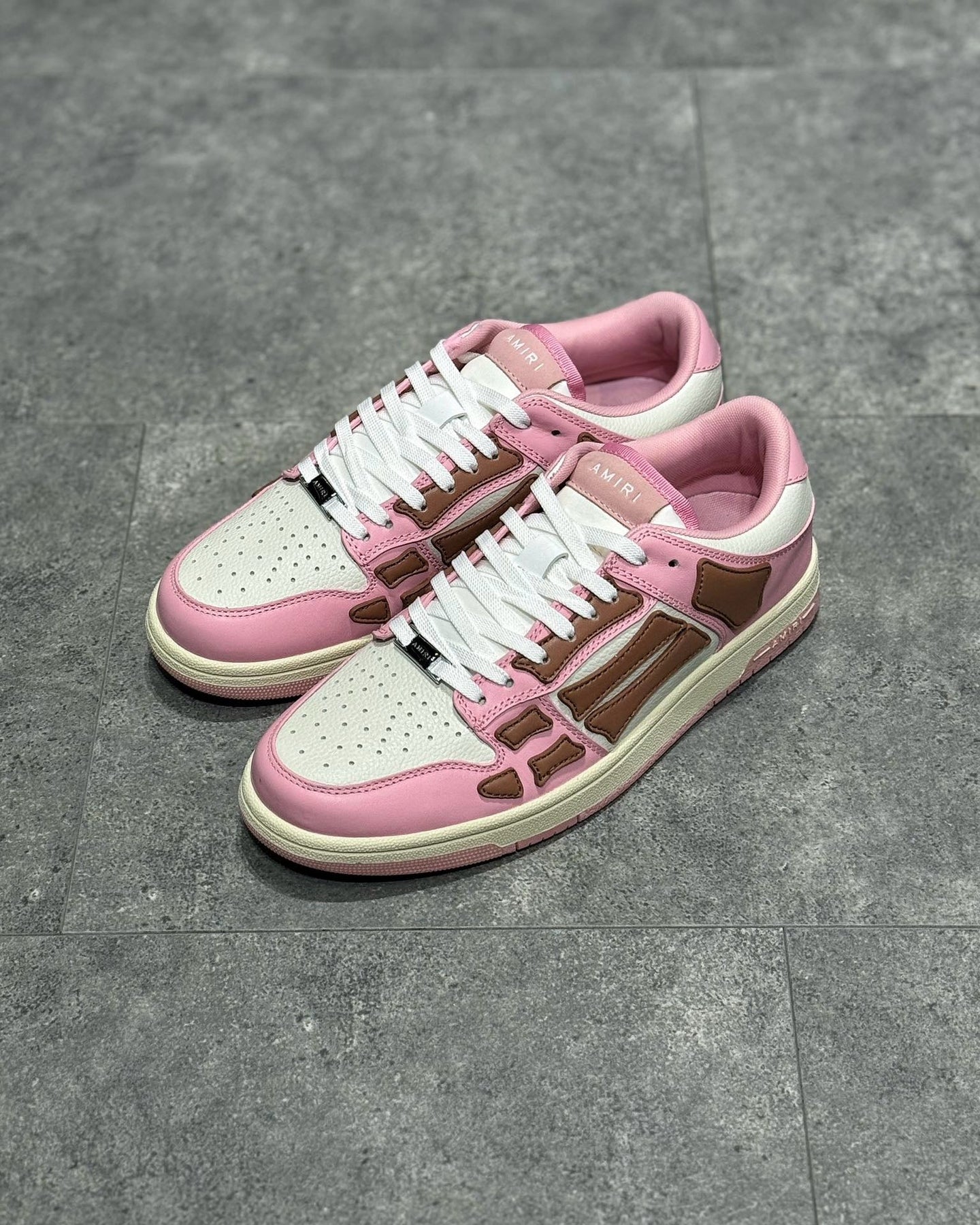 AMR Sneakers