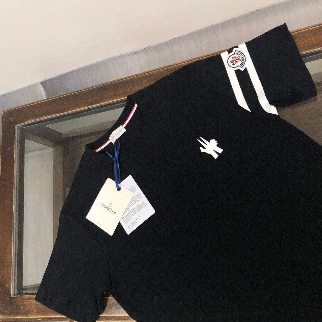 Moncler T-shirt