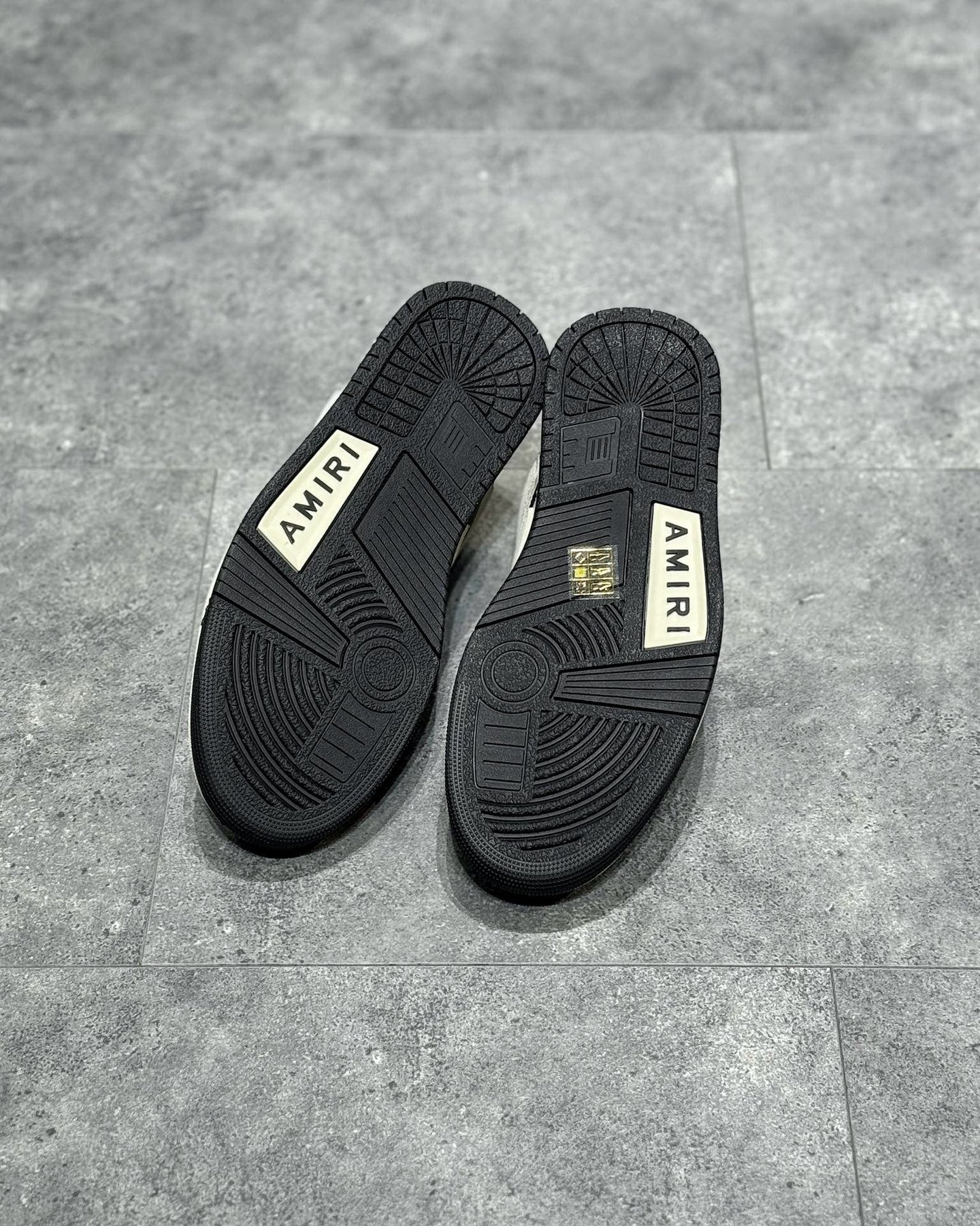 AMR Sneakers