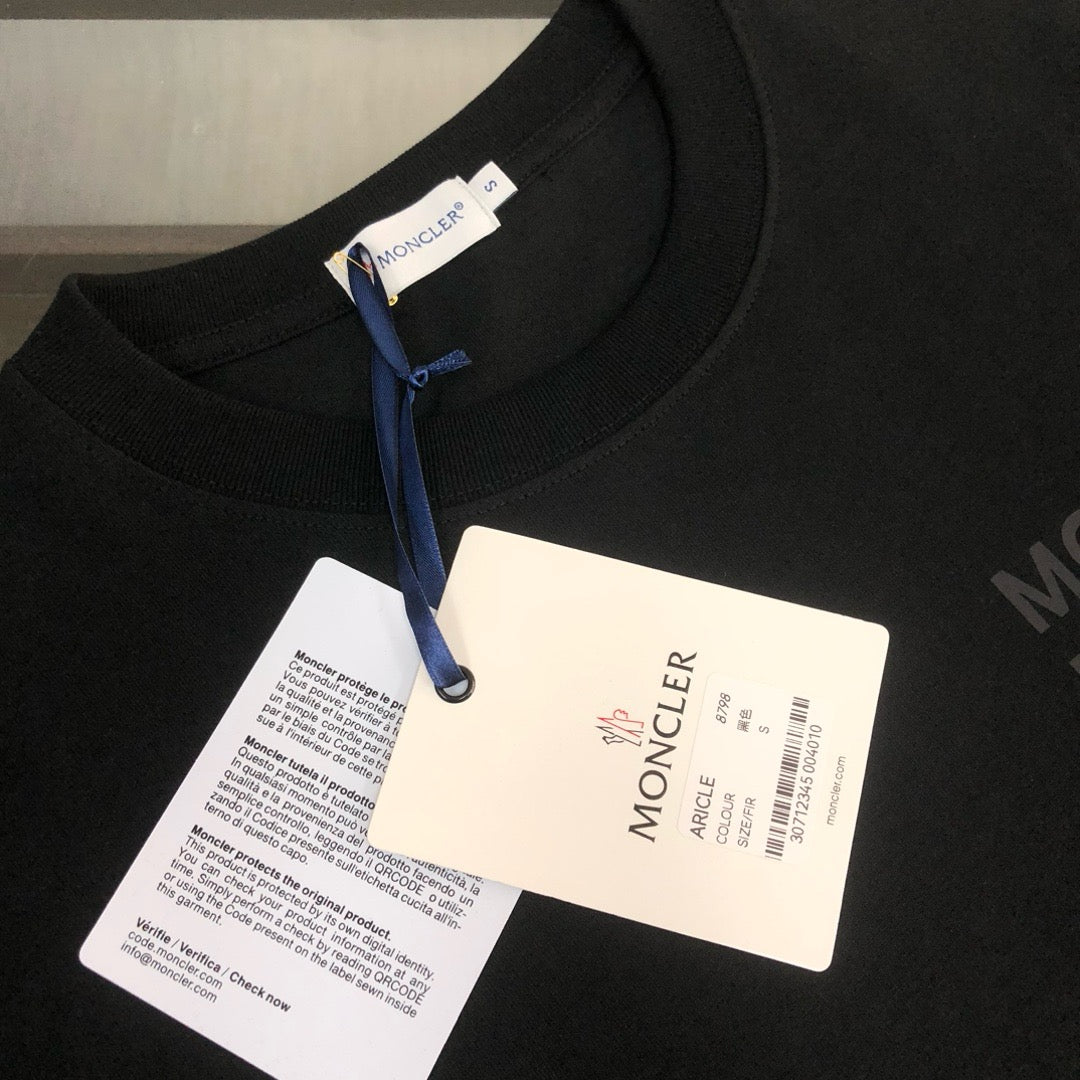 Moncler T-shirt