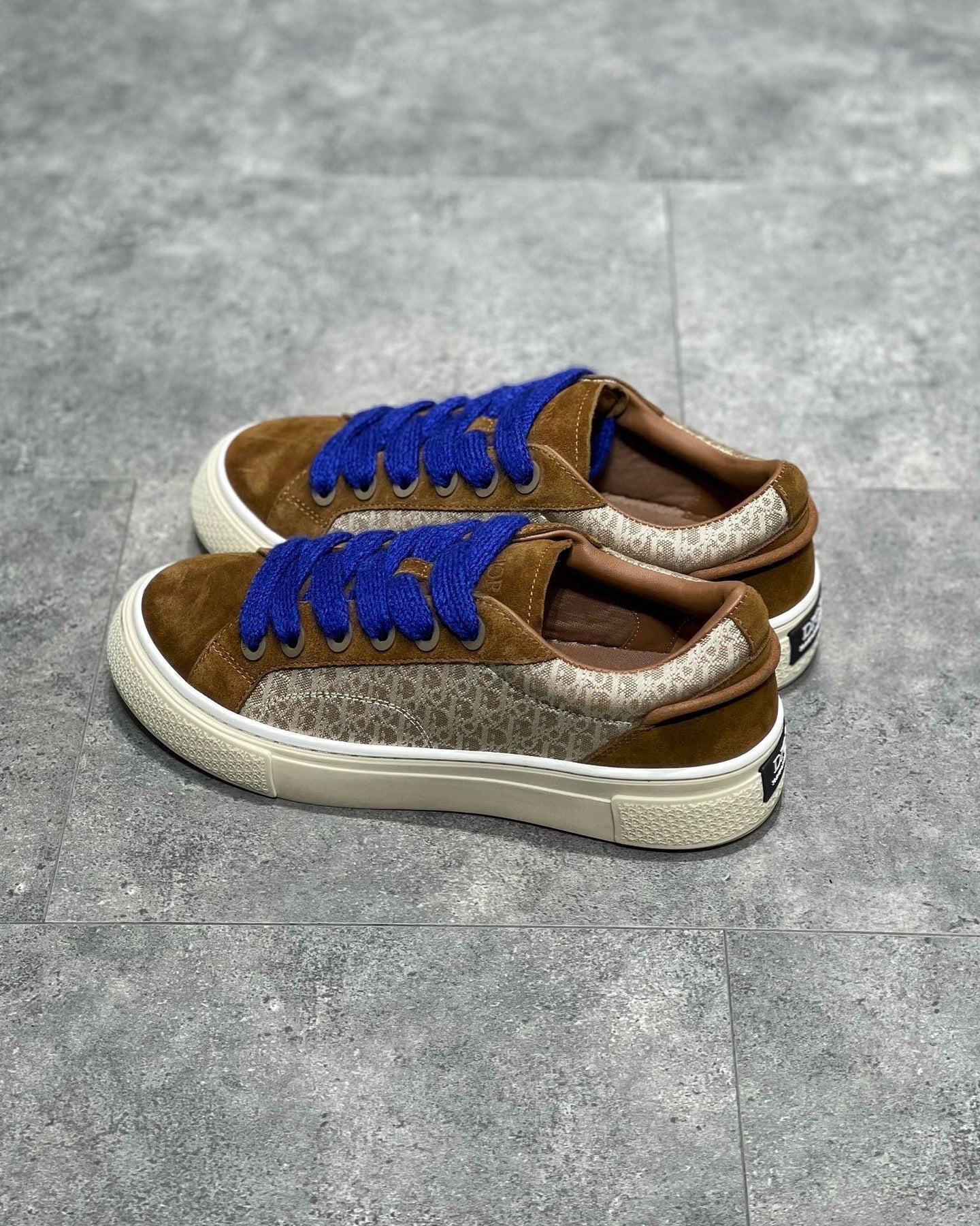 DIO Sneakers