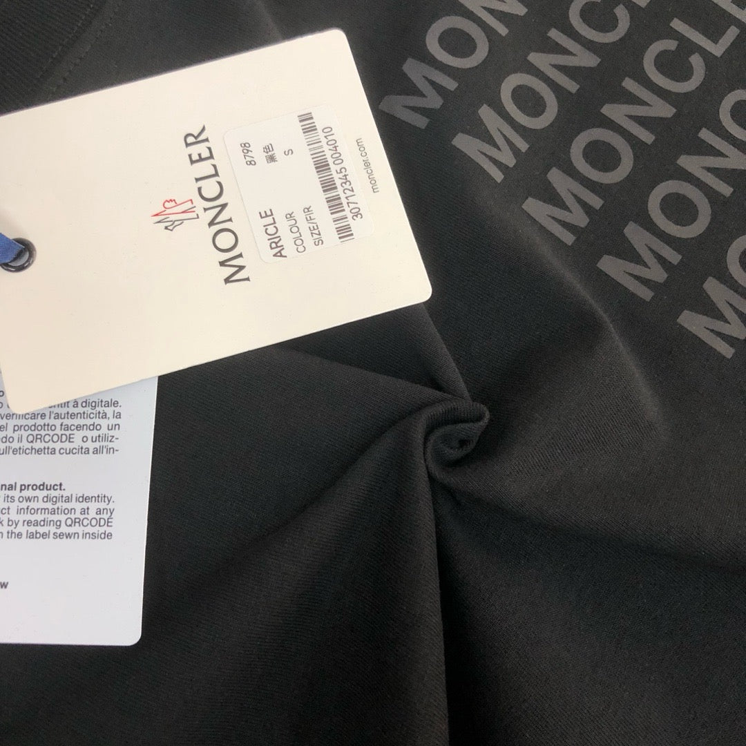 Moncler T-shirt