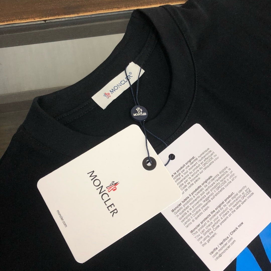 Moncler T-shirt