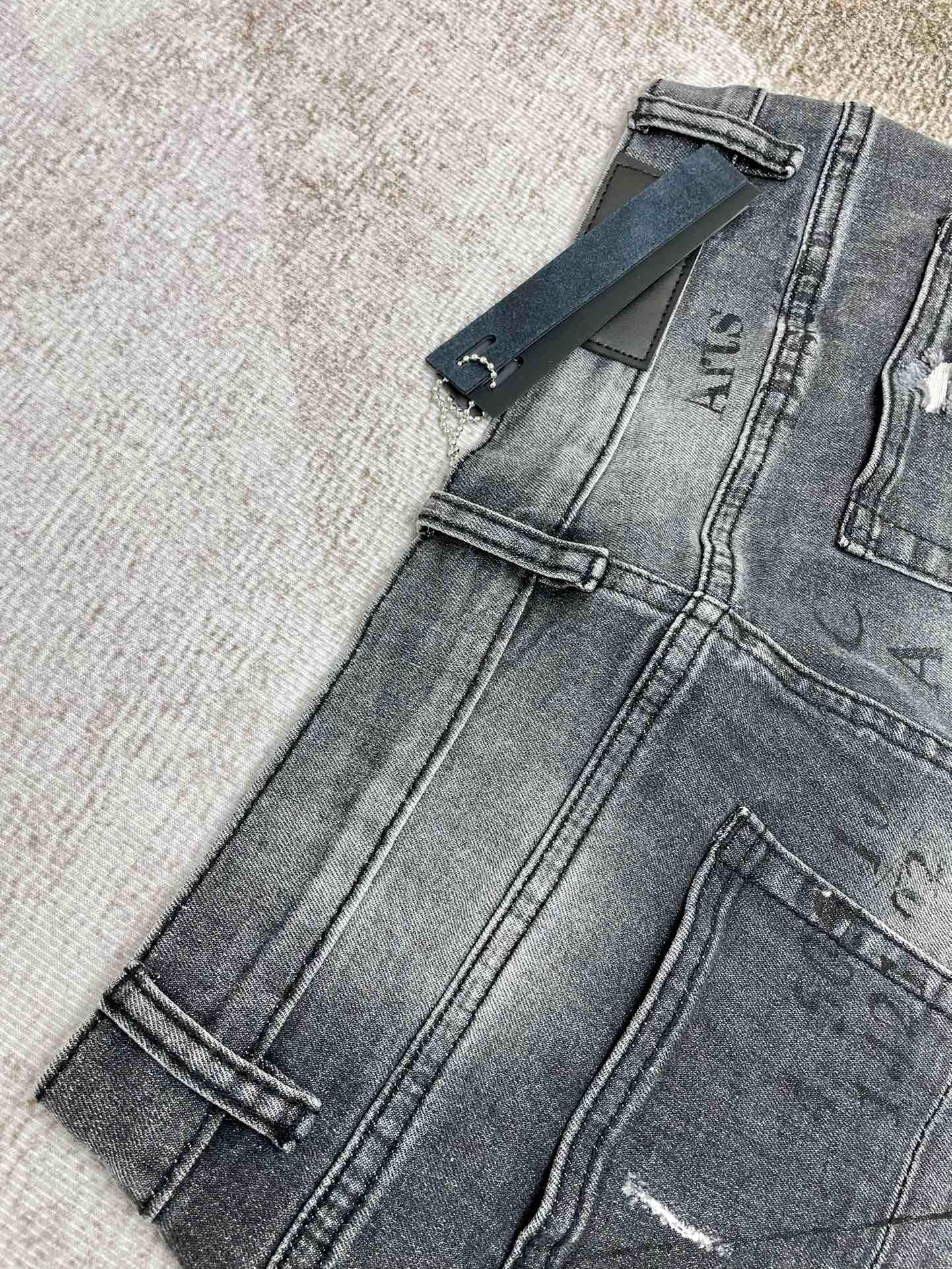 Amiri Jeans