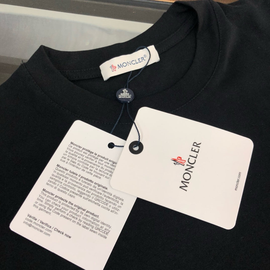 Moncler T-shirt