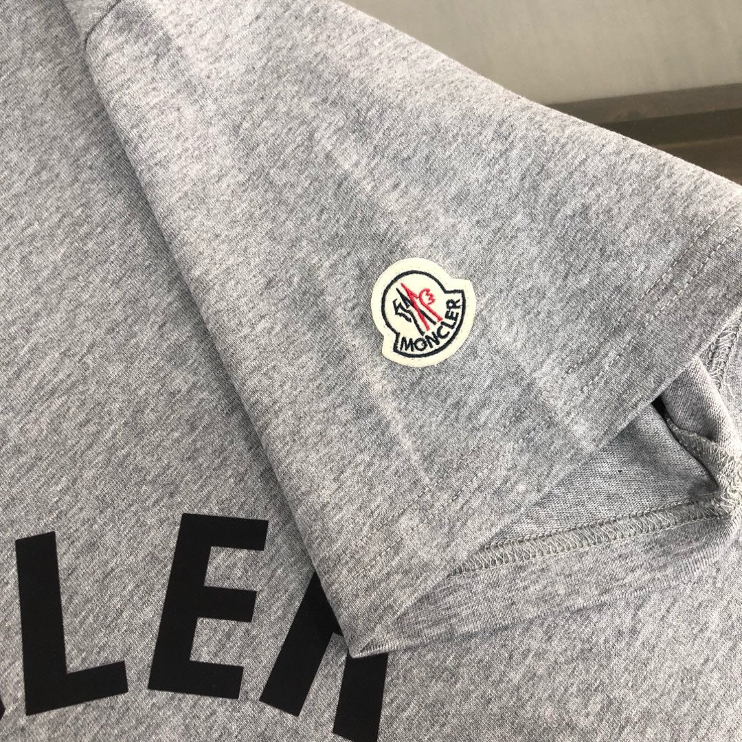 Moncler T-shirt