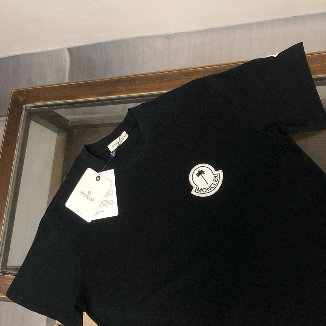 Moncler T-shirt