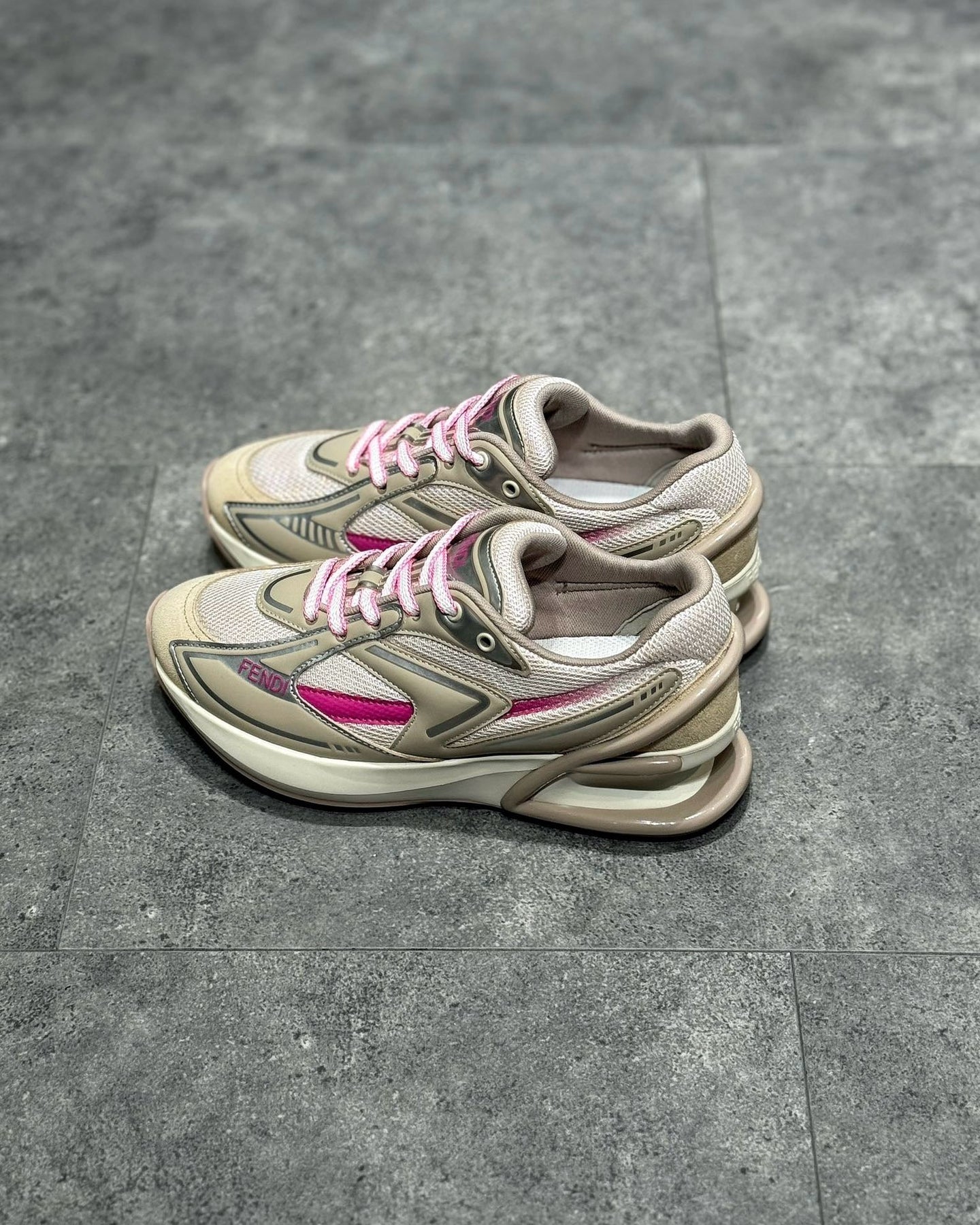 FEN Sneakers