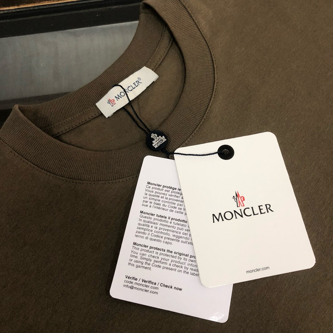 Moncler T-shirt