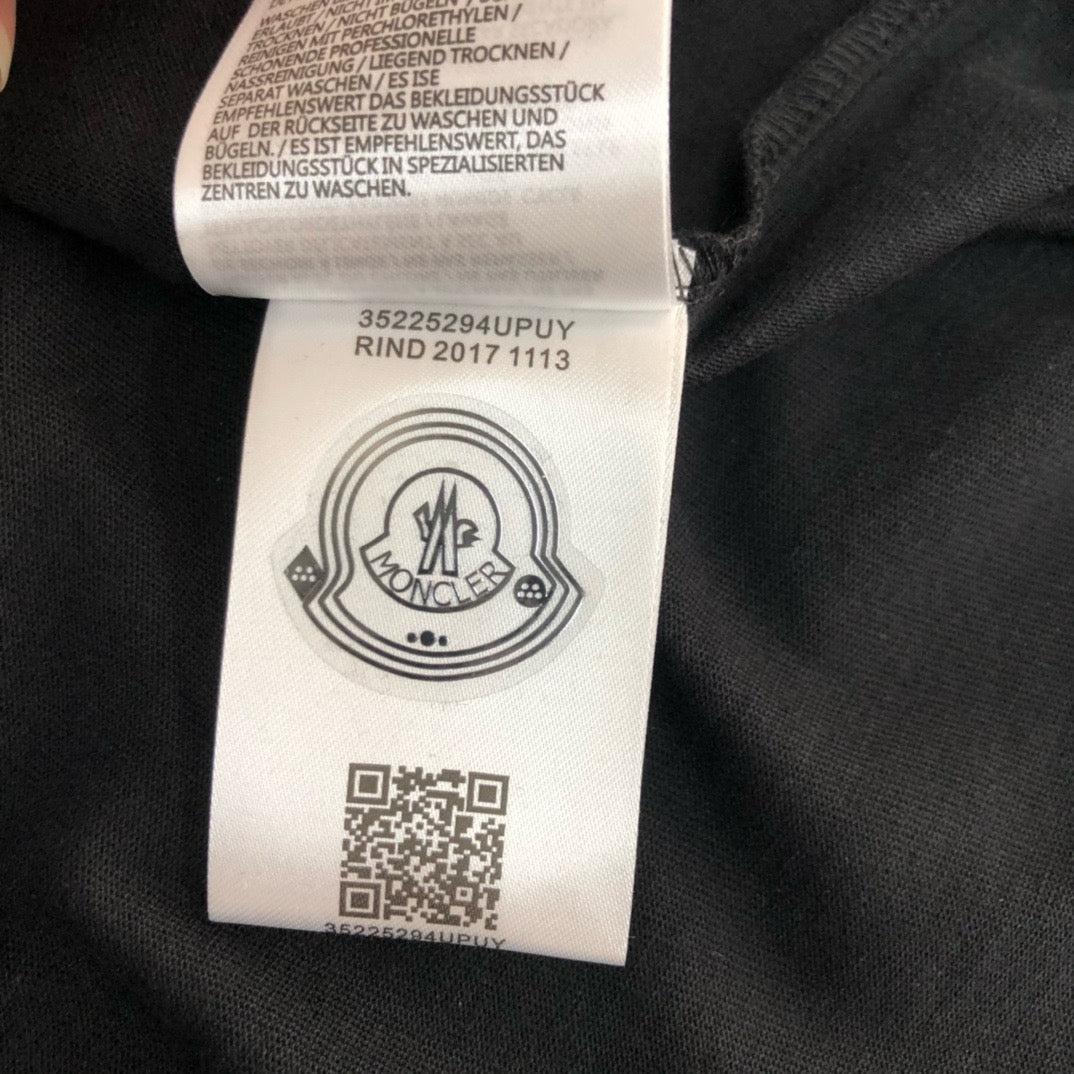Moncler T-shirt