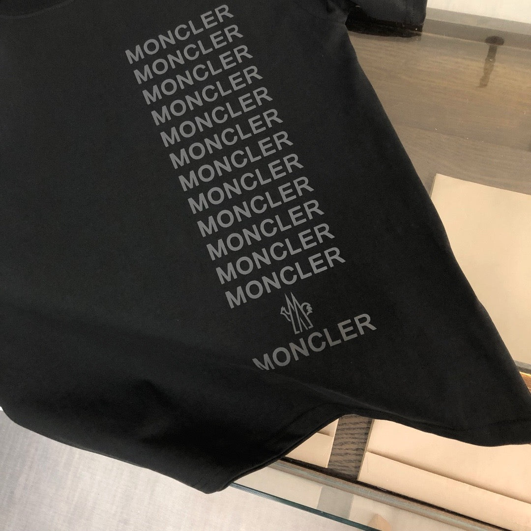 Moncler T-shirt