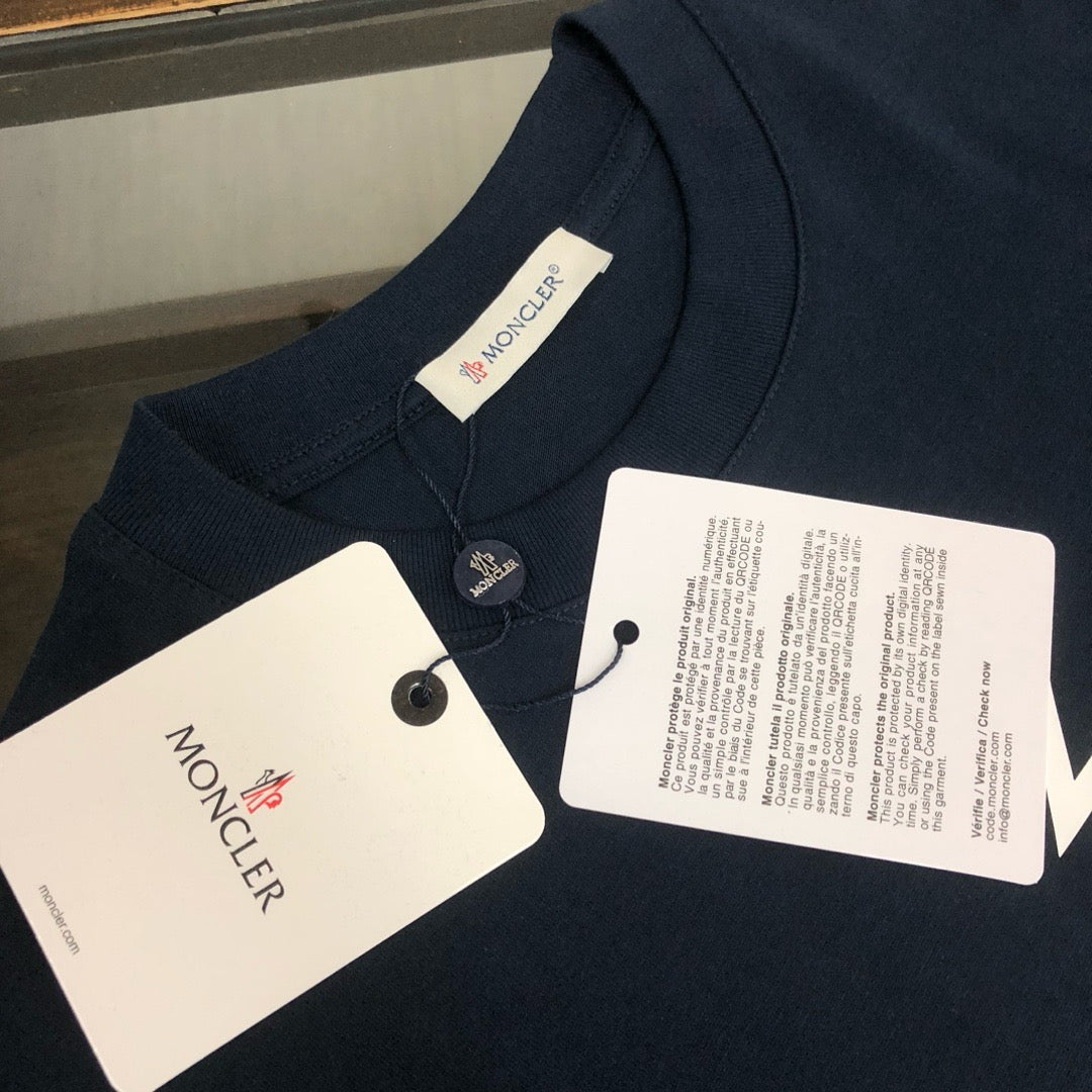 Moncler T-shirt