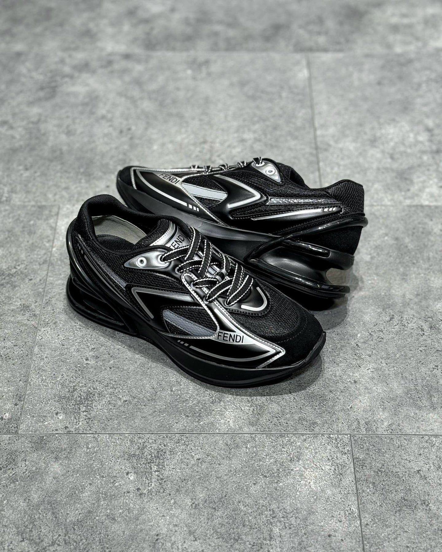 FEN Sneakers