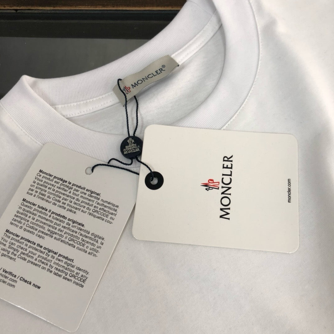 Moncler T-shirt