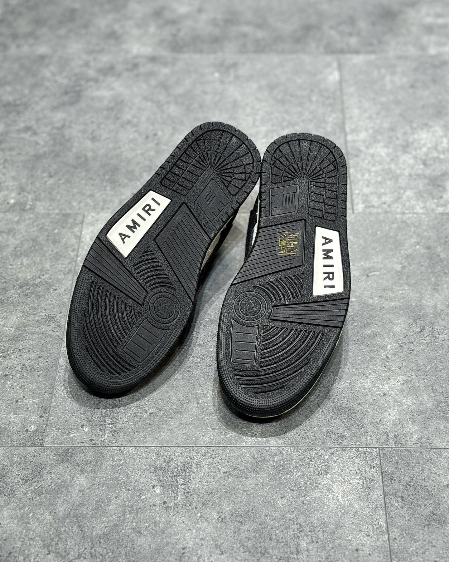AMR Sneakers
