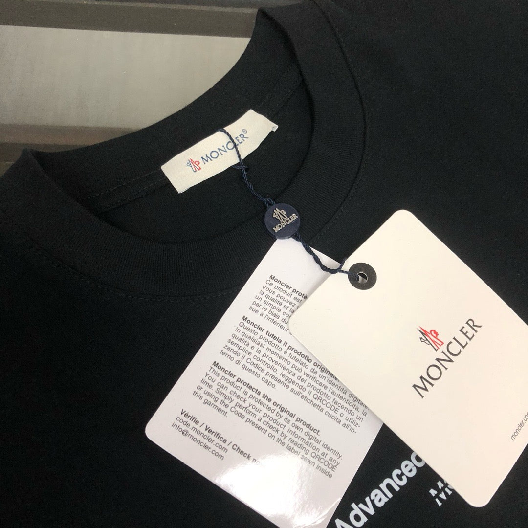 Moncler T-shirt