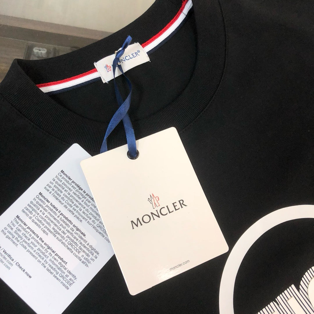 Moncler T-shirt