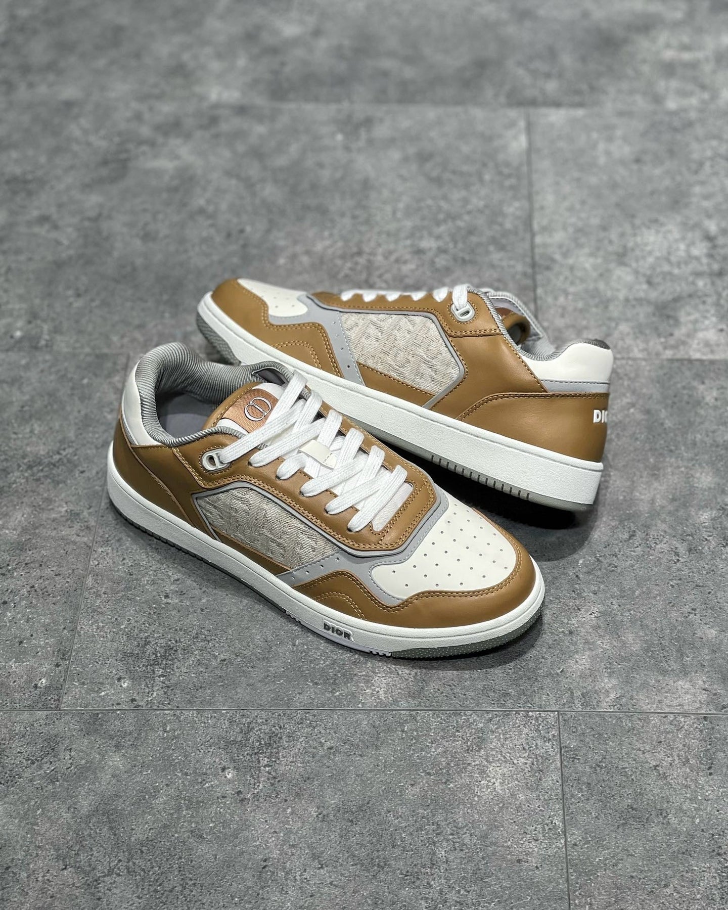 DIO Sneakers