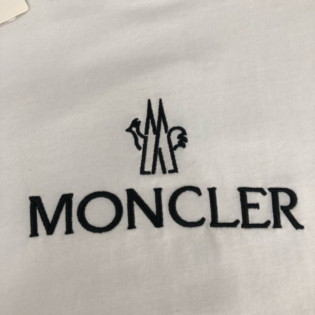 Moncler T-shirt