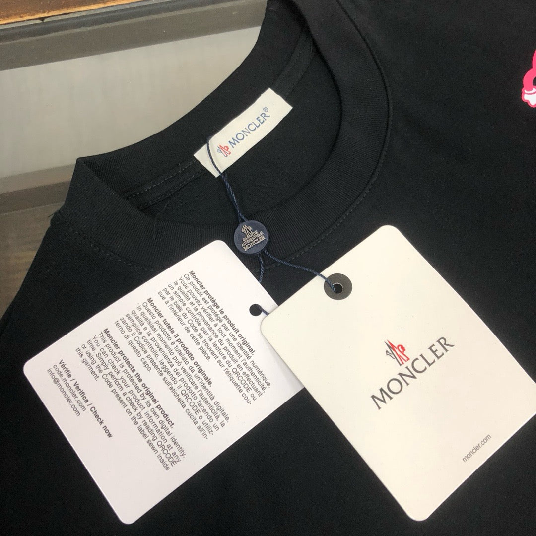 Moncler T-shirt