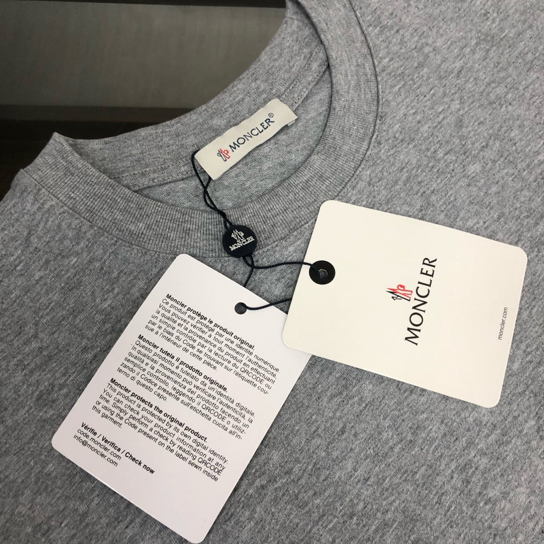 Moncler T-shirt