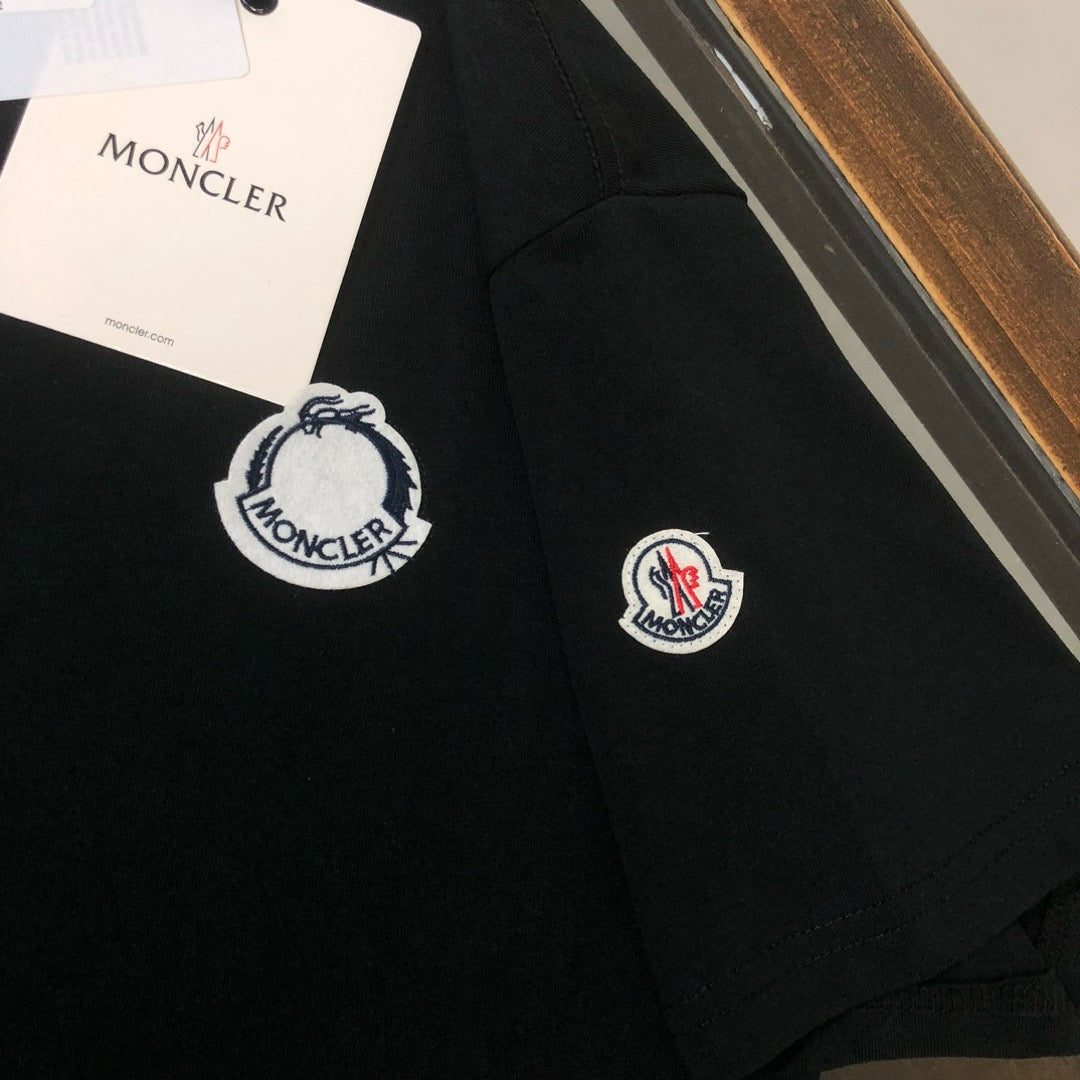 Moncler T-shirt