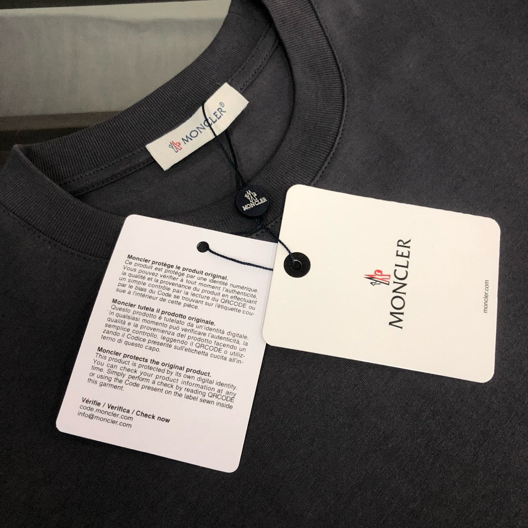 Moncler T-shirt