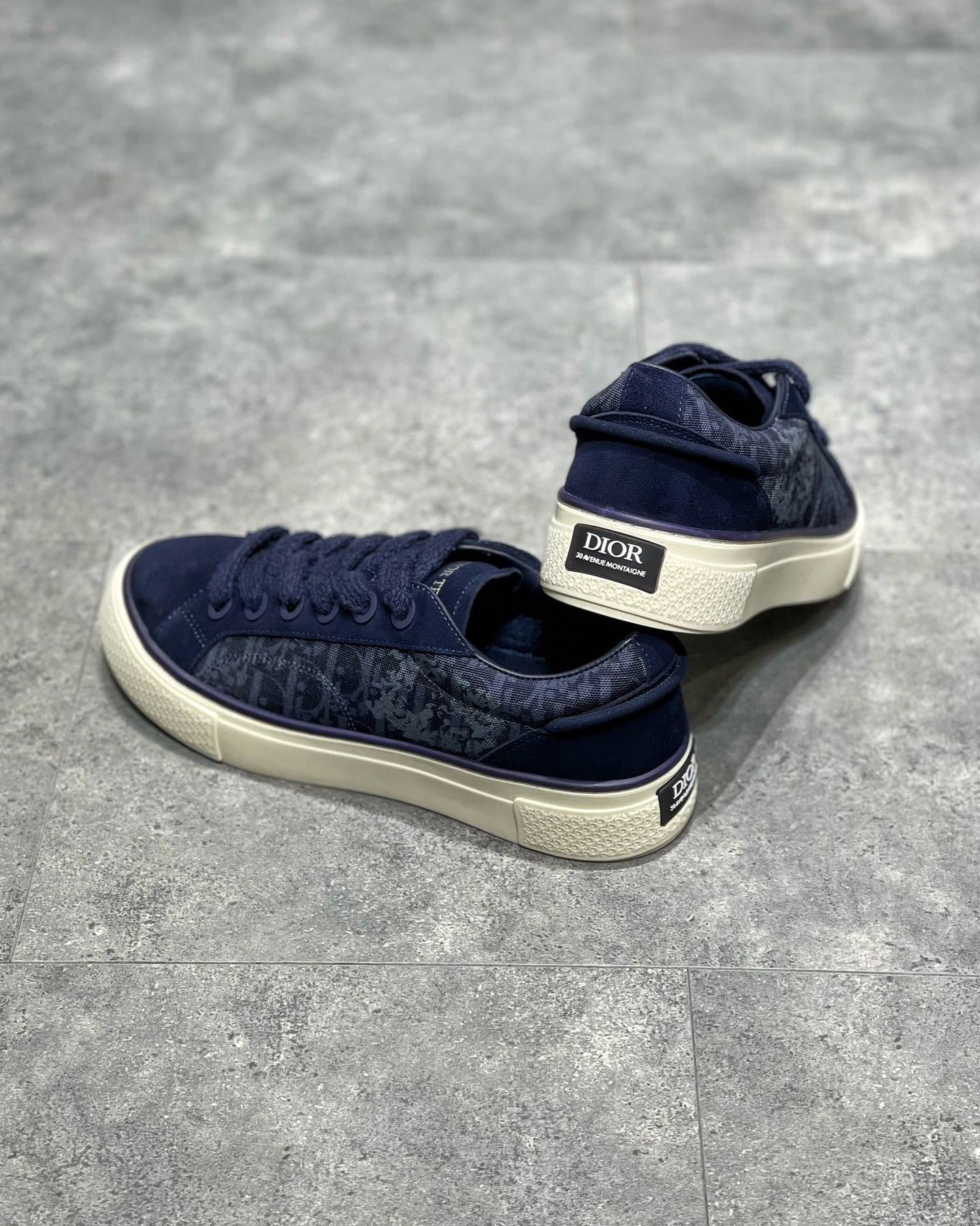 DIO Sneakers