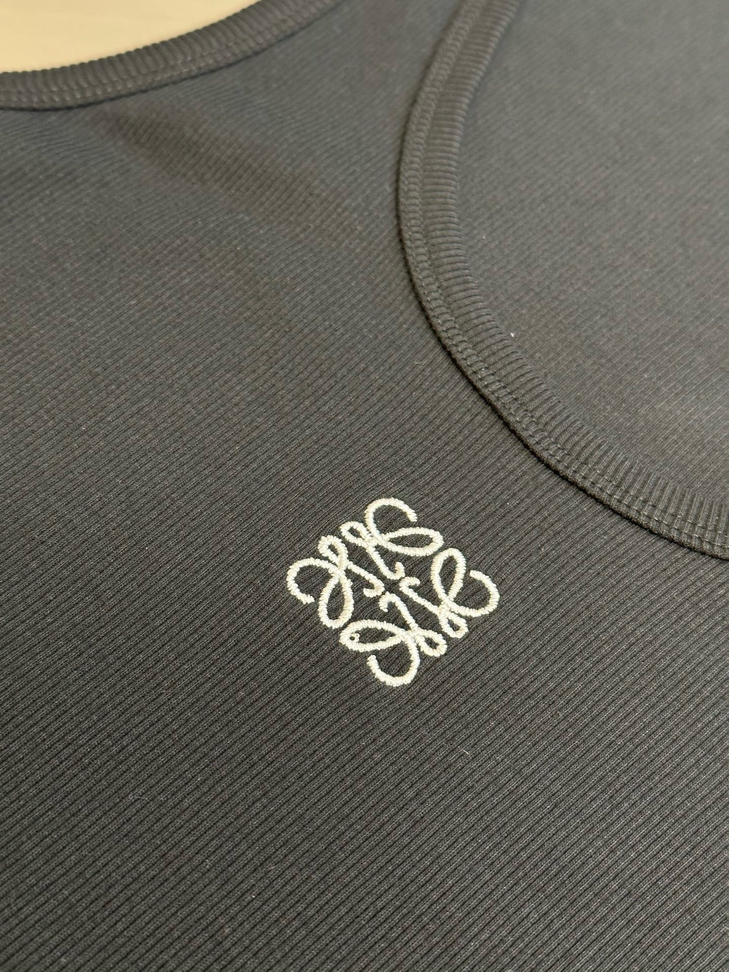 Loewe Singlet