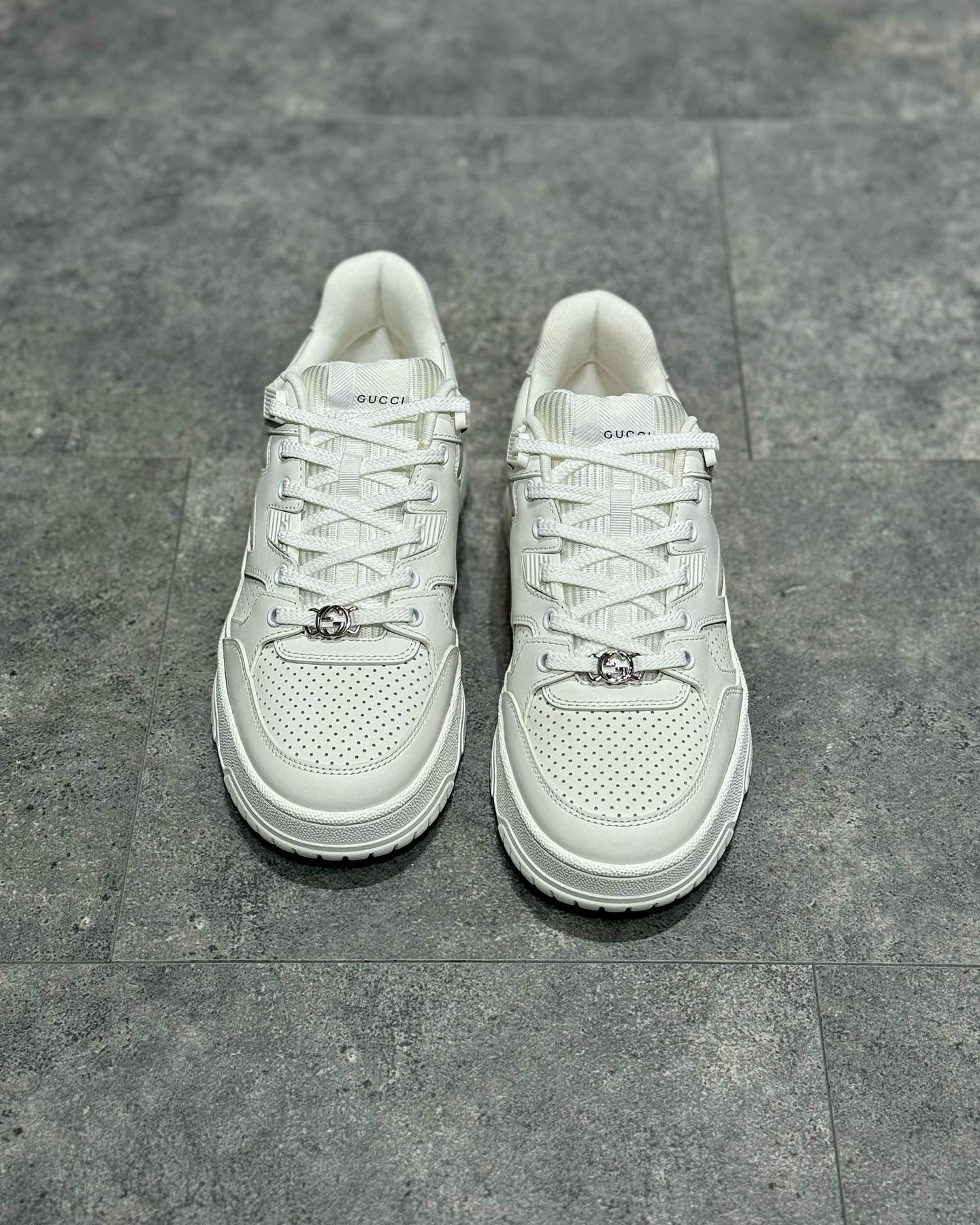 GUC Sneakers