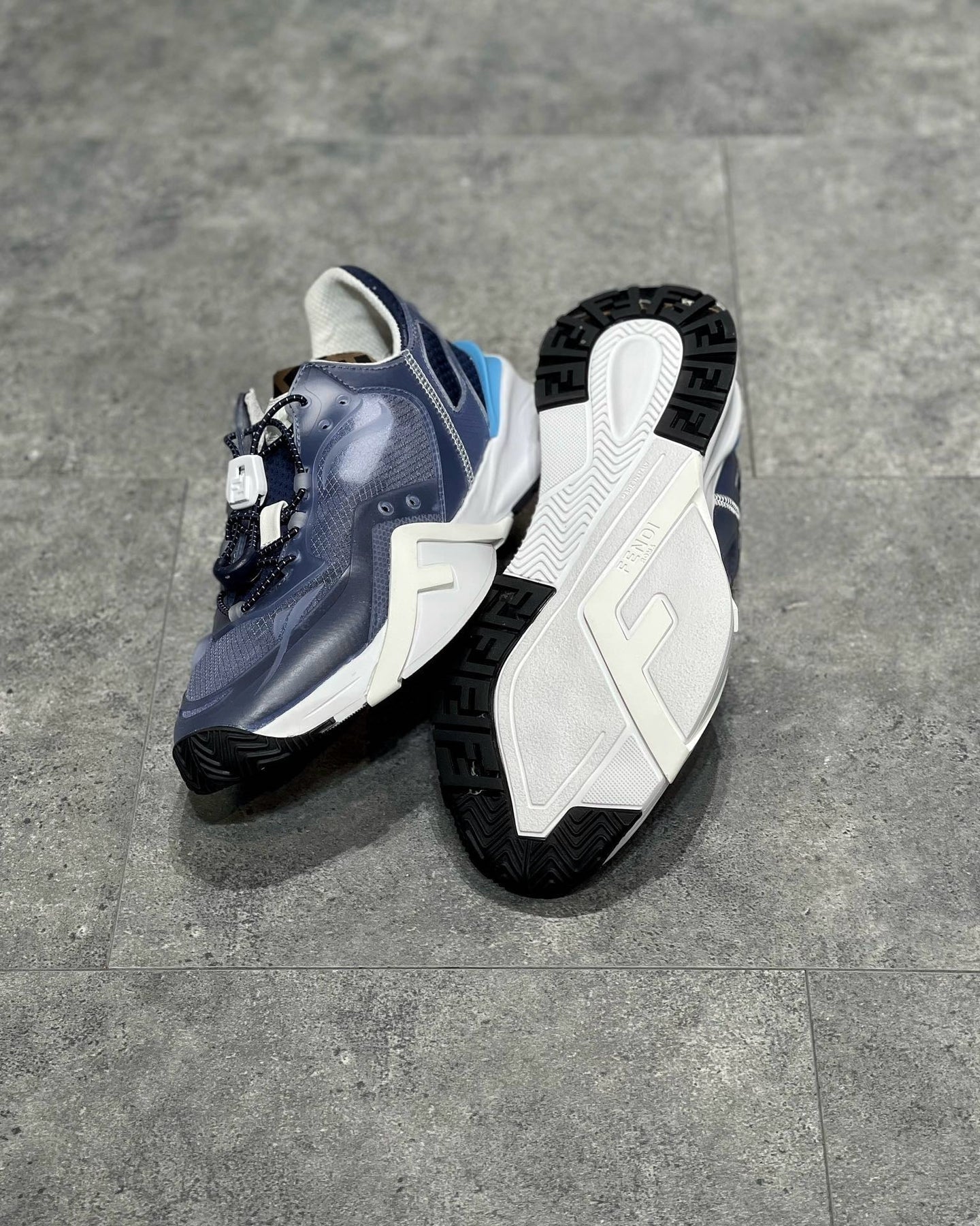FEN Sneakers