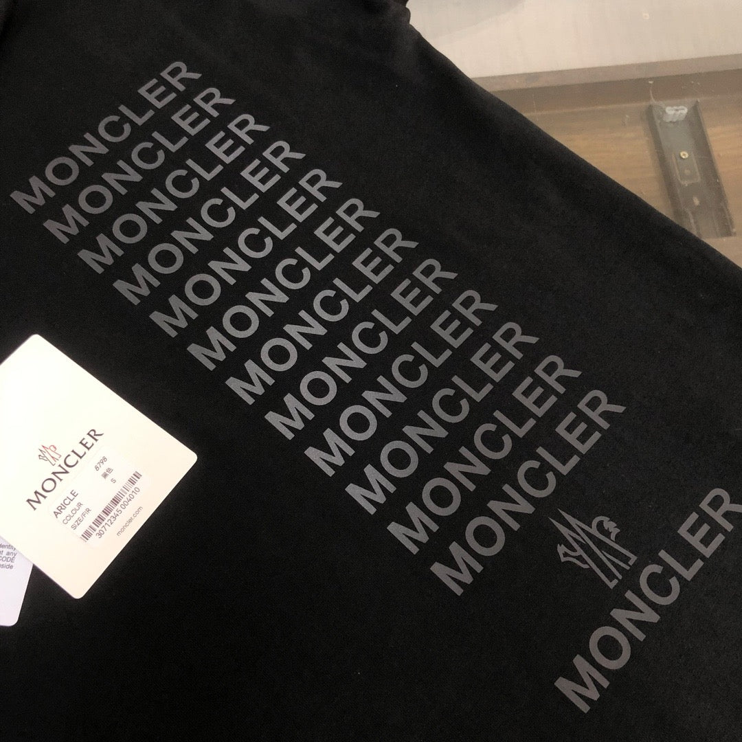 Moncler T-shirt
