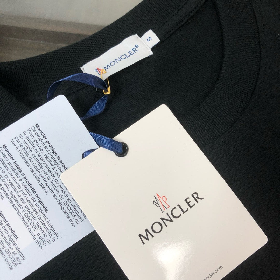 Moncler T-shirt