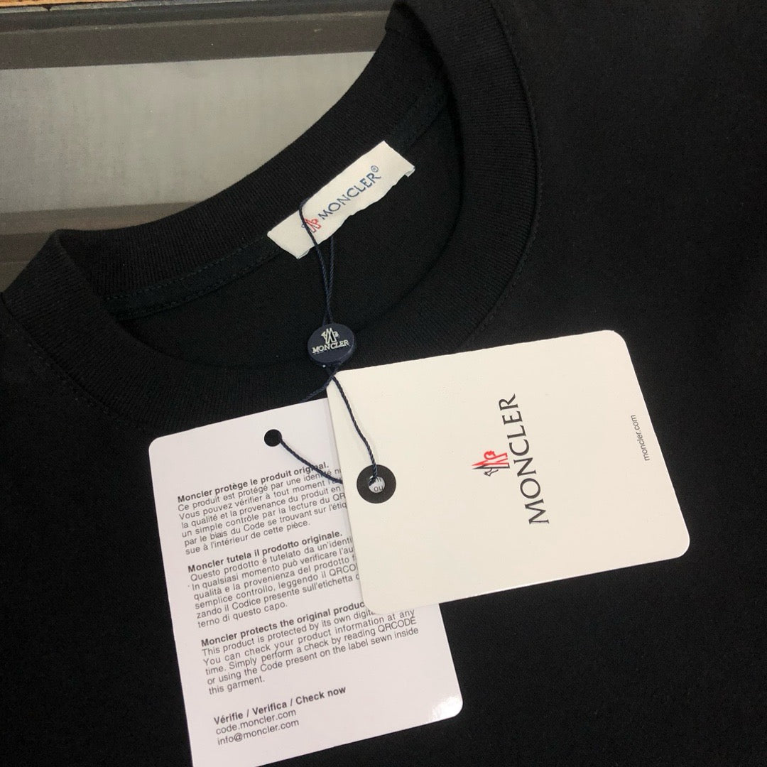 Moncler T-shirt