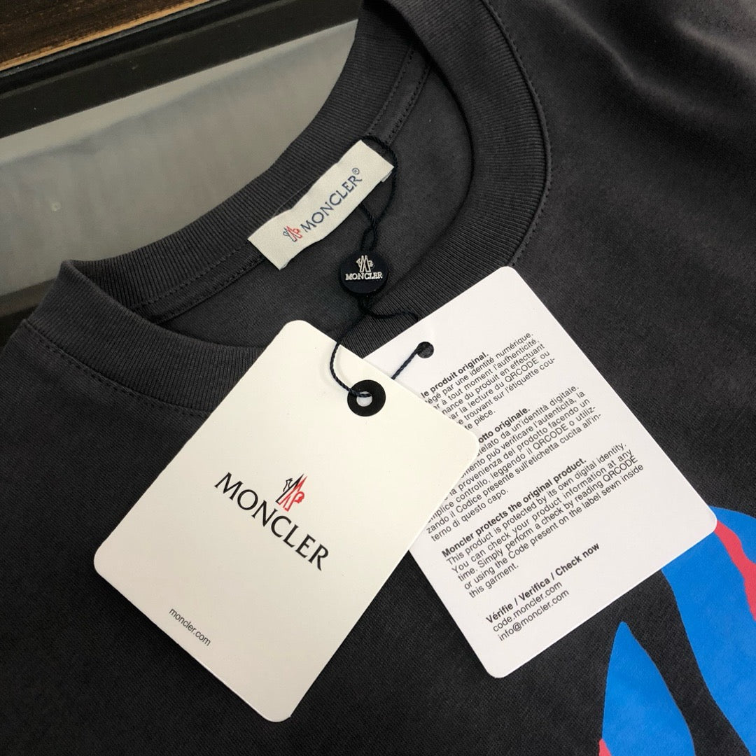 Moncler T-shirt