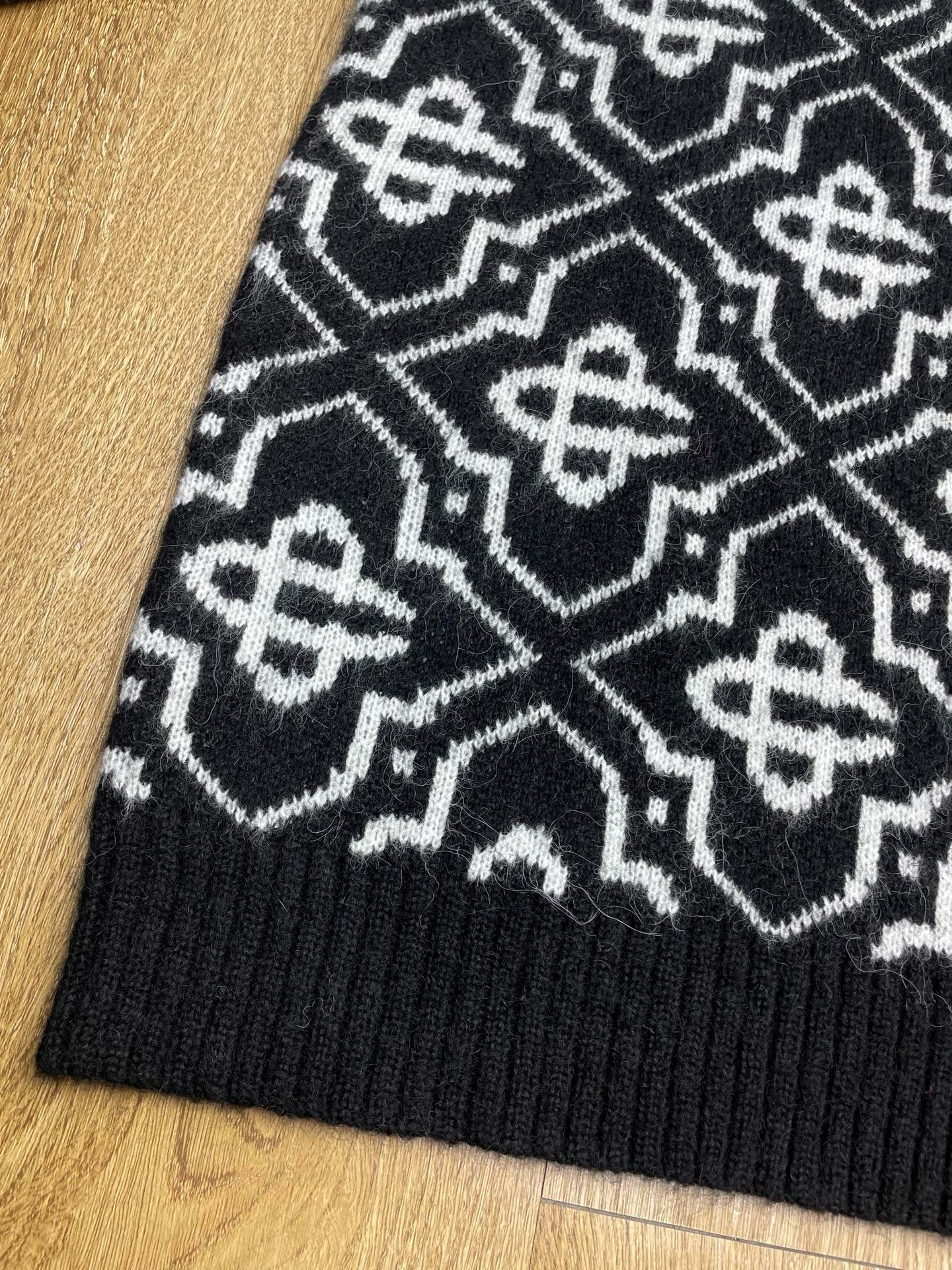 Casablanca Sweater