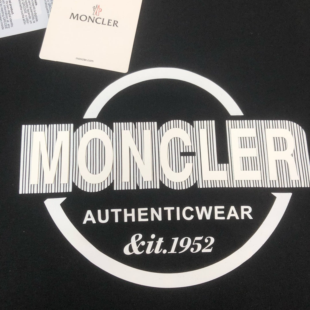 Moncler T-shirt