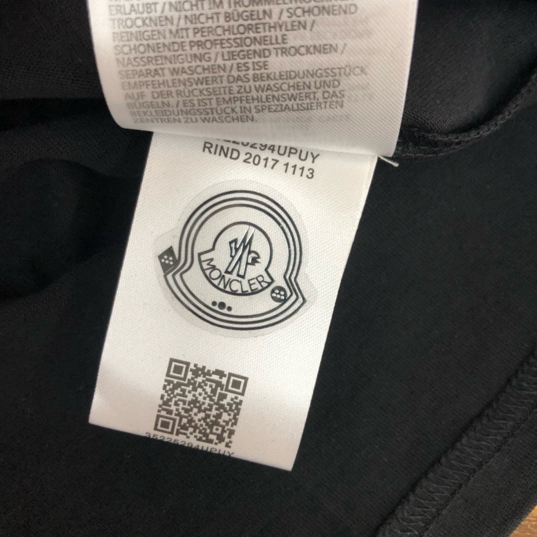 Moncler T-shirt