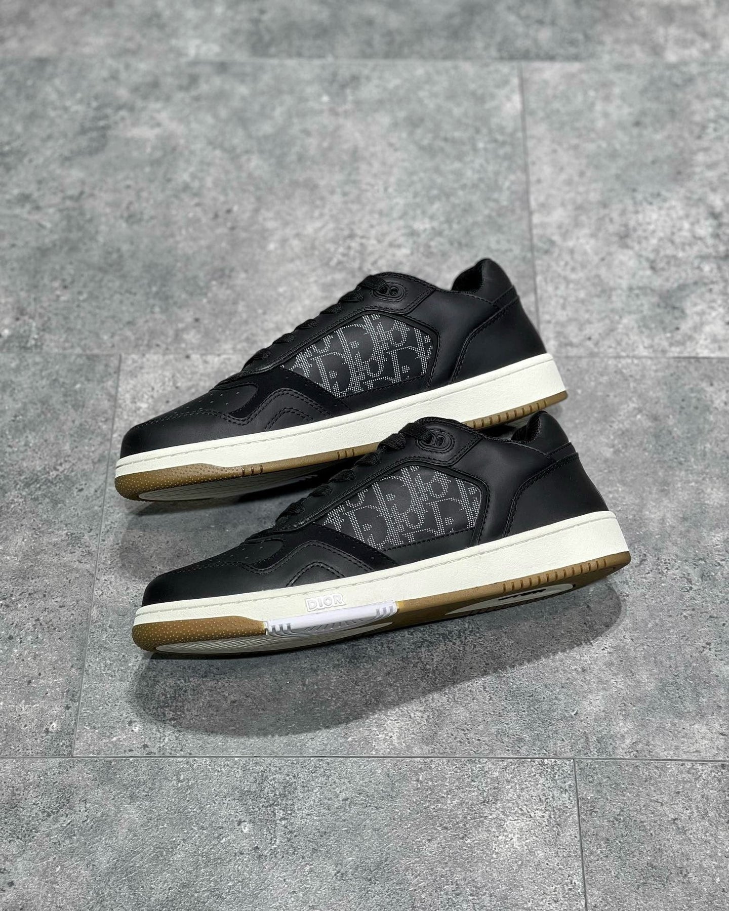 DIO Sneakers