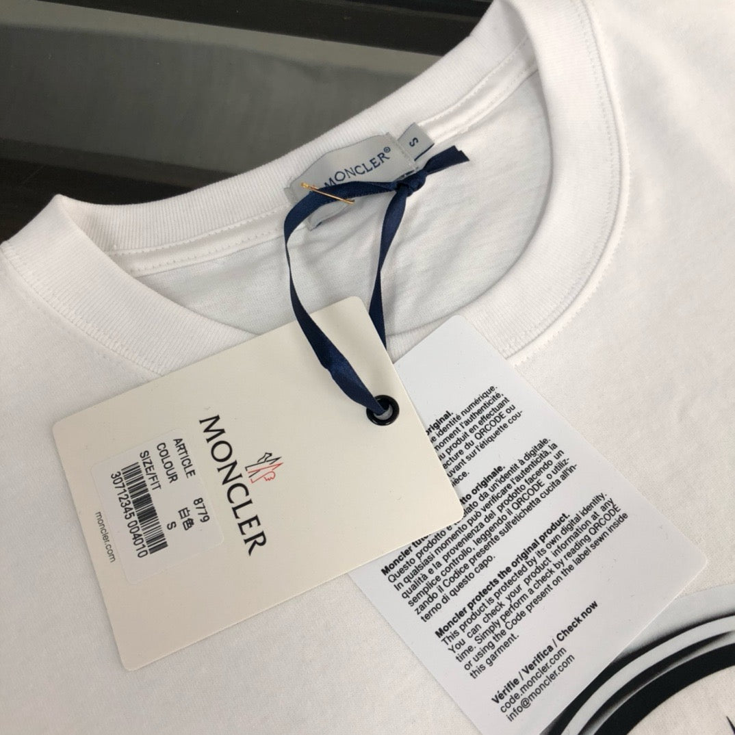 Moncler T-shirt