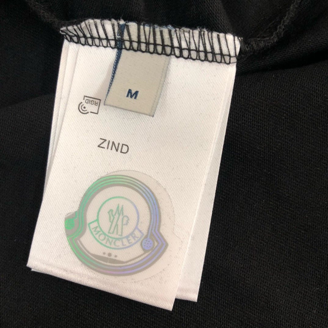 Moncler T-shirt